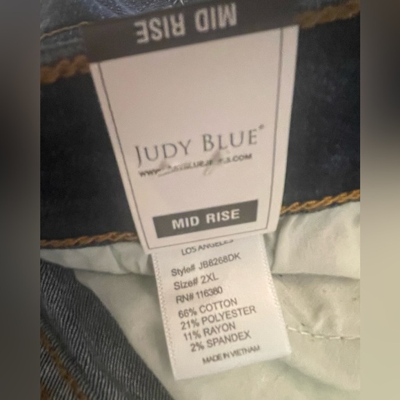 Judy Blue Jeans - Picture 9 of 11